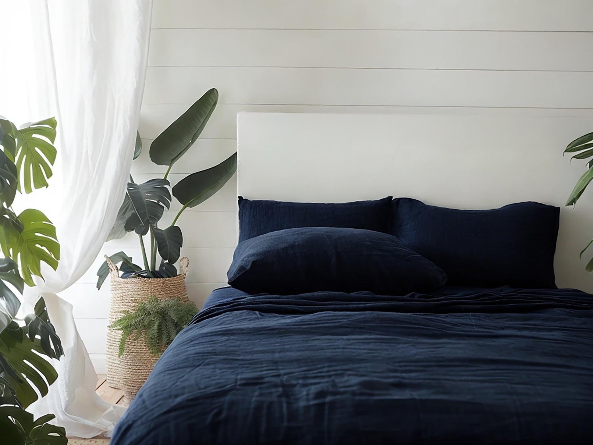 Navy linen fitted sheet 1 Fitted sheet Breathable Stonewashed Bed Sheet in 100% Natural Flax
